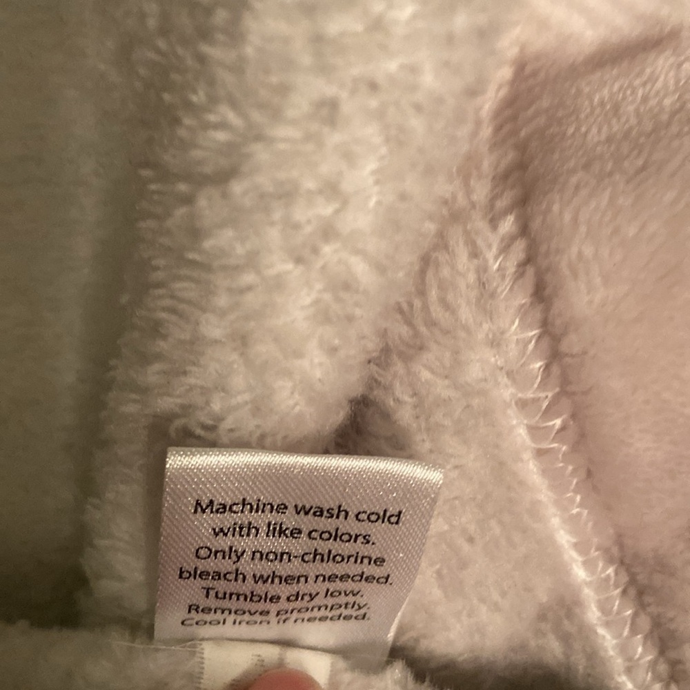 Sonoma woman’s size large long bathrobe. - Picture 5 of 5